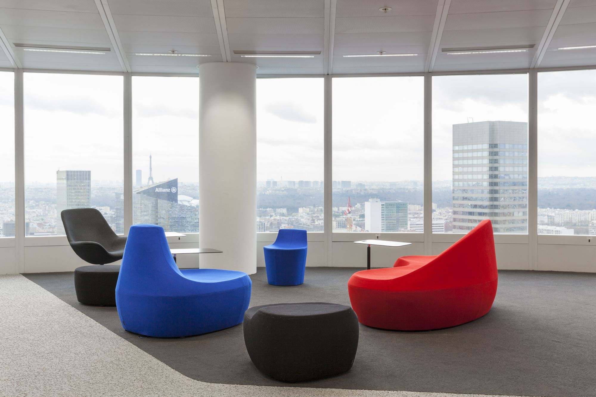 Paris La D&eacute;fense - Mobilier